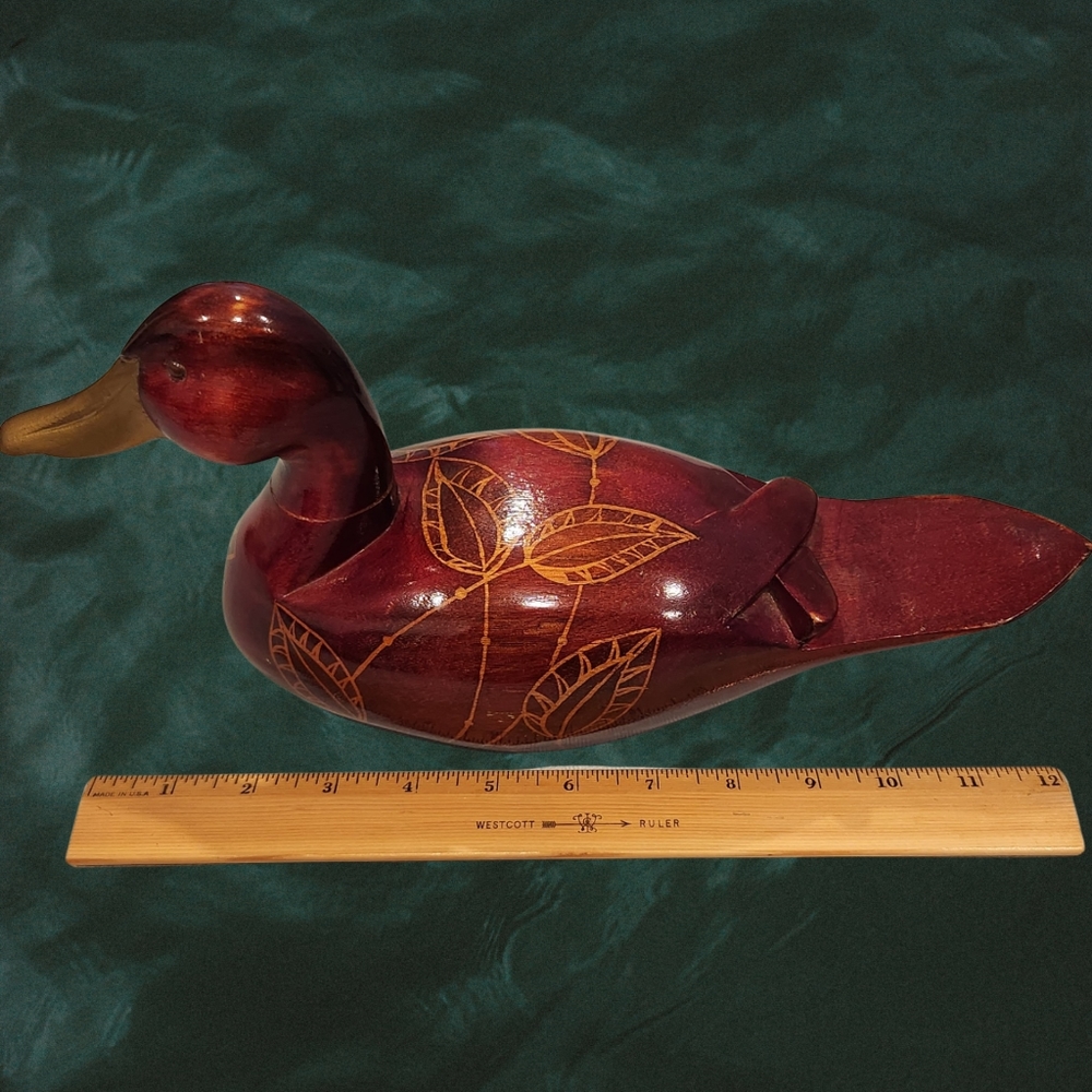 Vintage Amc Wood Carved Duck Red With Leaves‎ Hand Craved 12" - Picture 3 of 7